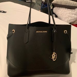 MICHAEL KORS TRISTA TOTE